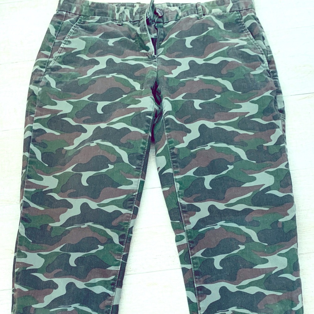 CAMO GAP KHAKIS BROKEN IN AND STRAIGHT